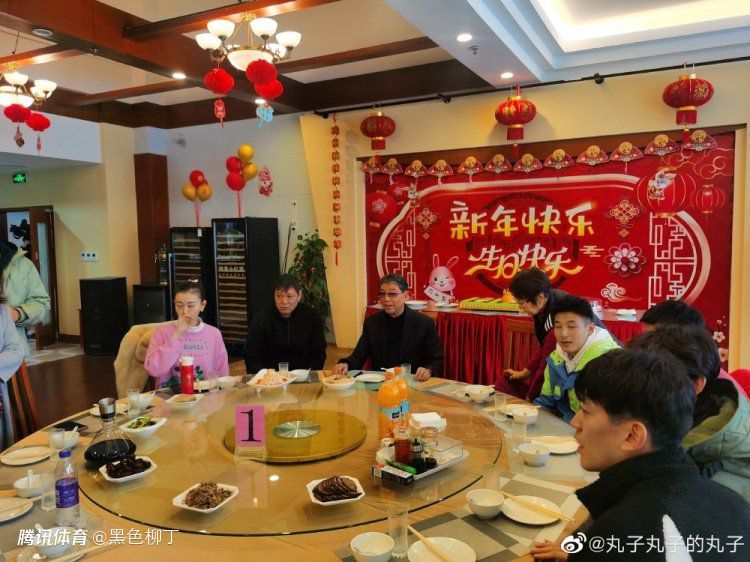 【比赛焦点瞬间】第6分钟，罗德里戈左路得球，左脚尝试一脚低射，被莱德斯马扑到。
